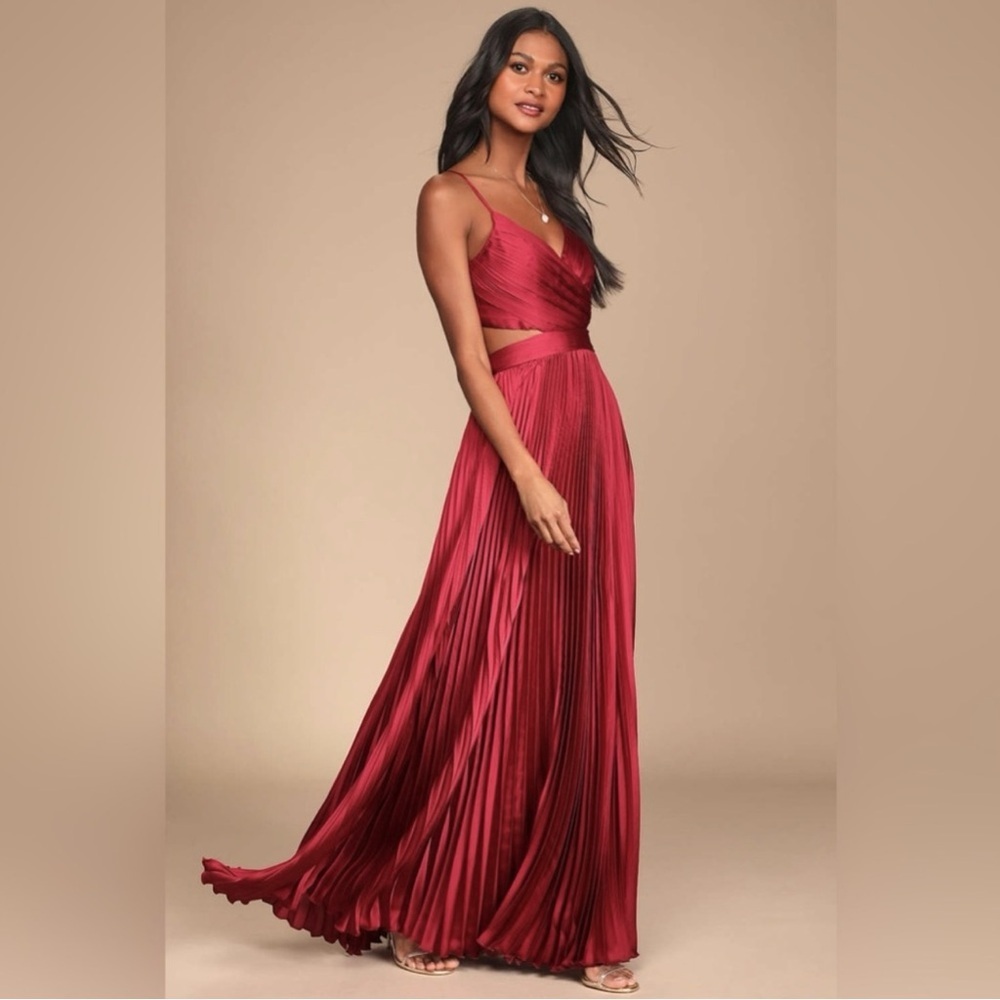 NWOT Lulus Got the Glam Wine Red Pleated Cutout Maxi Dress - Picture 3 of 9